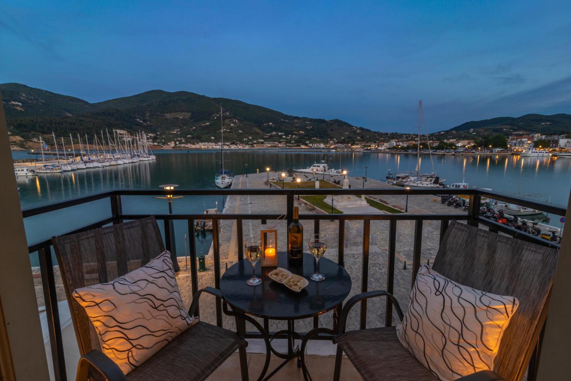 Faros Coastal Apartments Skopelos Town Exterior photo